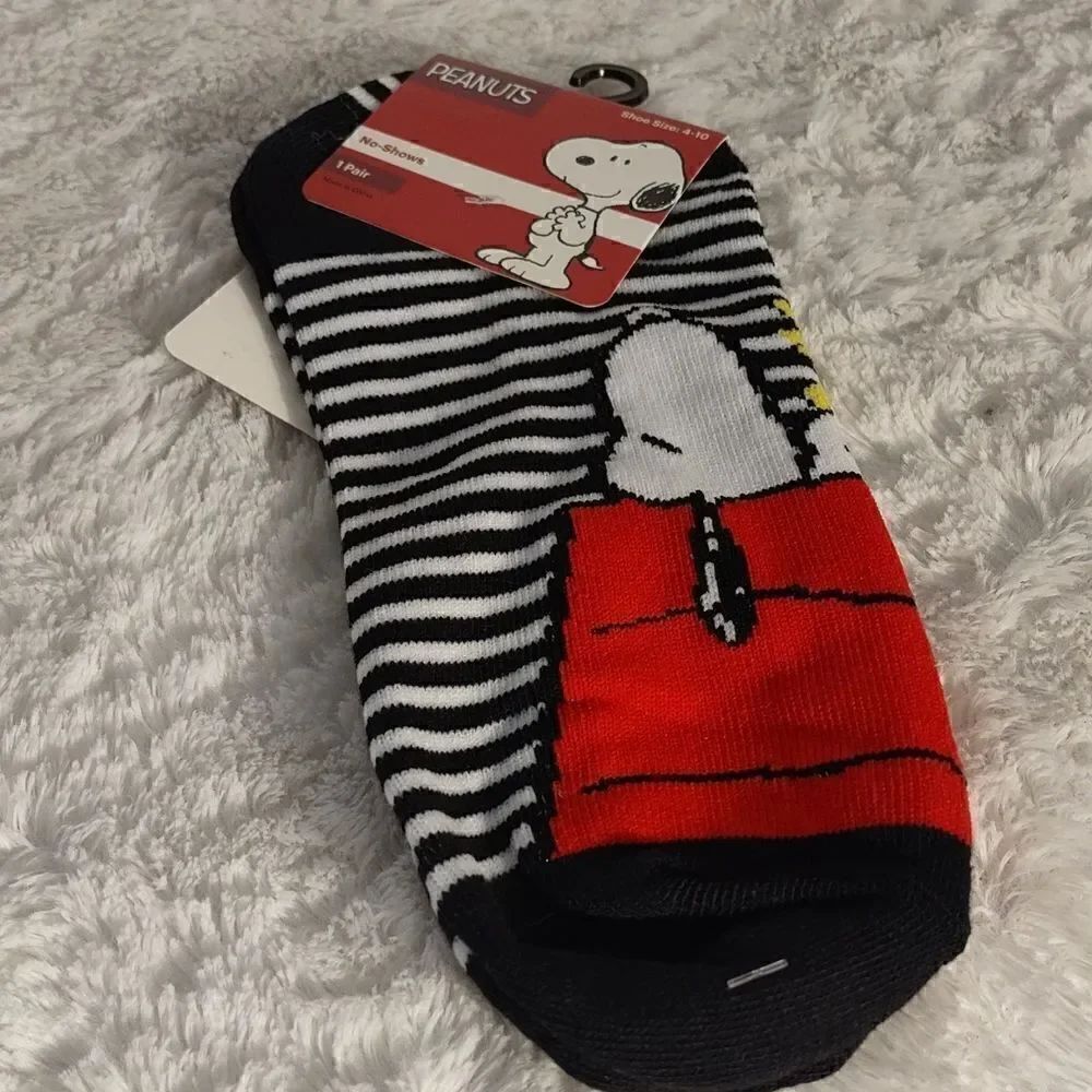 Peanuts Snoopy & Woodstock Women's No Shows Socks